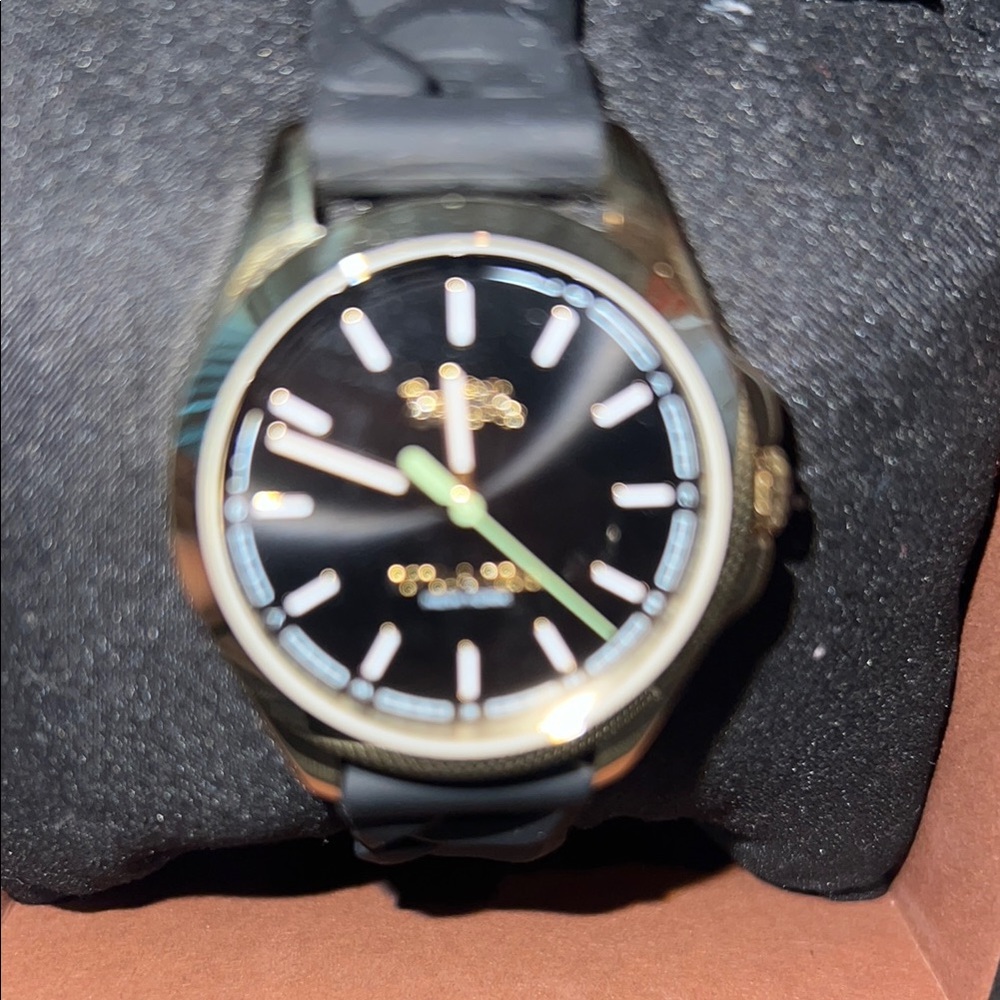 Gold and Black Watch - Picture 4 of 6
